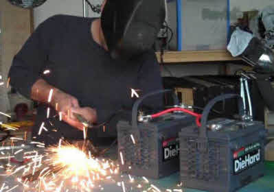 Example of the danger of electrical shock from batteries